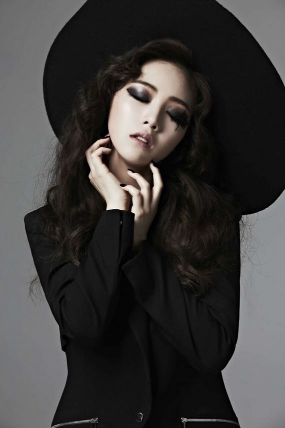 Minah -I-Am-A-Woman